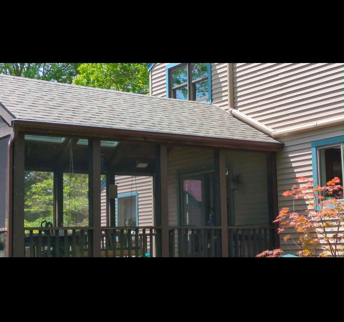 Seamless gutter installation on a Rhode Island home
