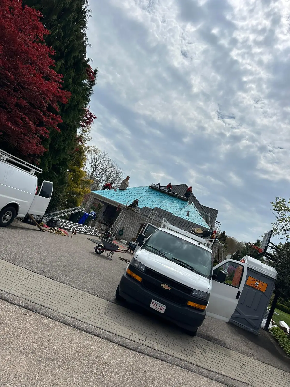 Roofing work in Warwick, Rhode Island